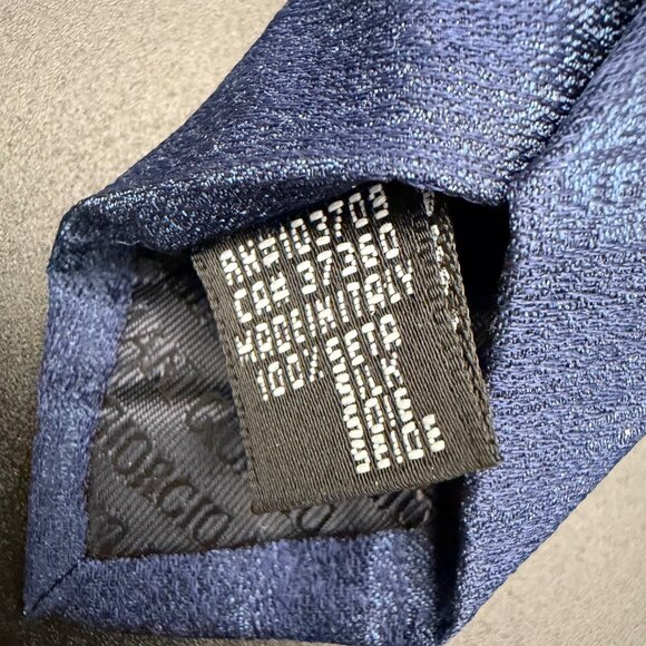 Giorgio Armani Men's Necktie - Picture 3 of 3